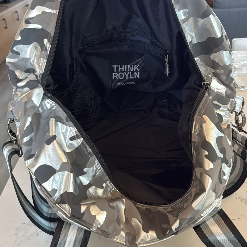 Think Royln Wingman Shiny Silver Black Camo Large Nylon Tote Adjustable Strap - Picture 9 of 13